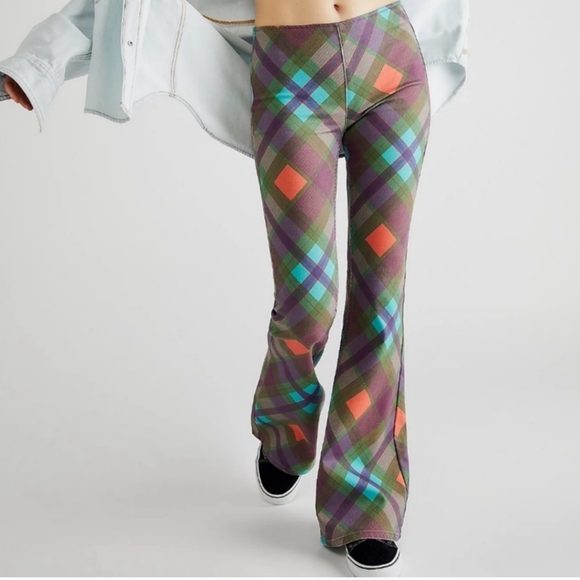 NWOT FREE PEOPLE Penny Plaid Pull On Flare Jeans - Picture 4 of 12